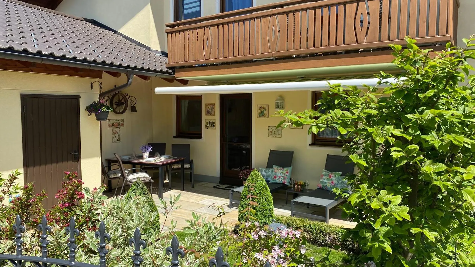 Appartamento Alpenappartement Traumzeit - Pool / Eigene Terrasse / Garten Bernau am Chiemsee Germania